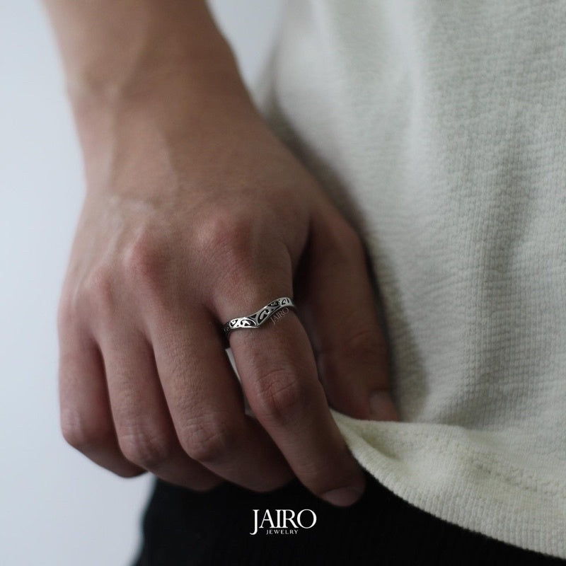 JAIRO Venus Ring in Silver