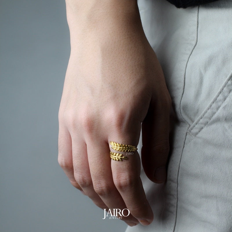 JAIRO Palmo Adjustable Ring in Gold