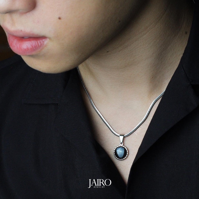 JAIRO Hermano Black Amulet Necklace in Silver