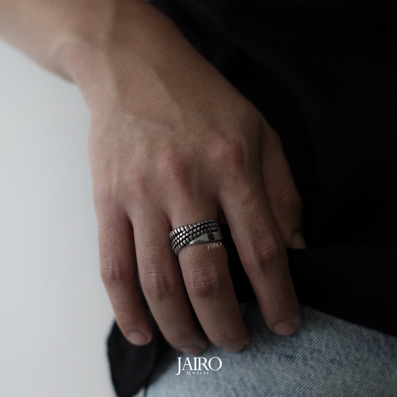 JAIRO Varum Octo Ring in Silver