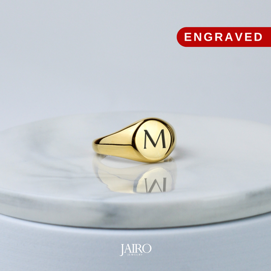 JAIRO Engraved Luca Signet Ring in Gold