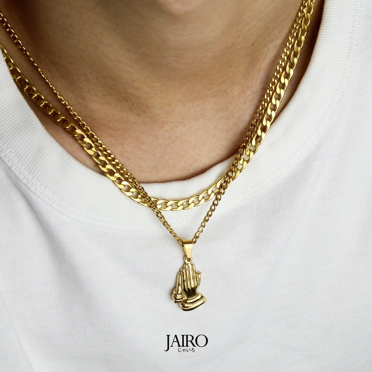JAIRO Blessed Hands Necklace in Gold