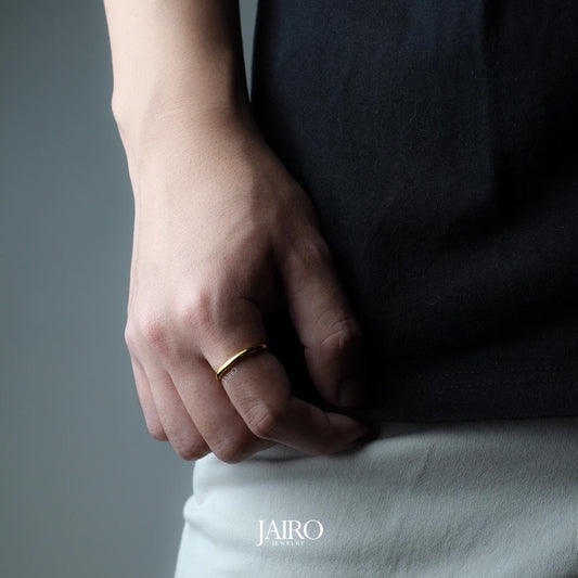 JAIRO Classic Ultra Slim Ring in Gold