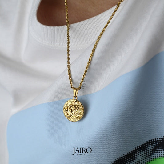 JAIRO Mufasa Lion Necklace in Gold