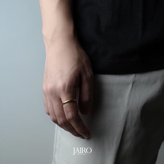 JAIRO Classic Ultra Slim Ring in Gold