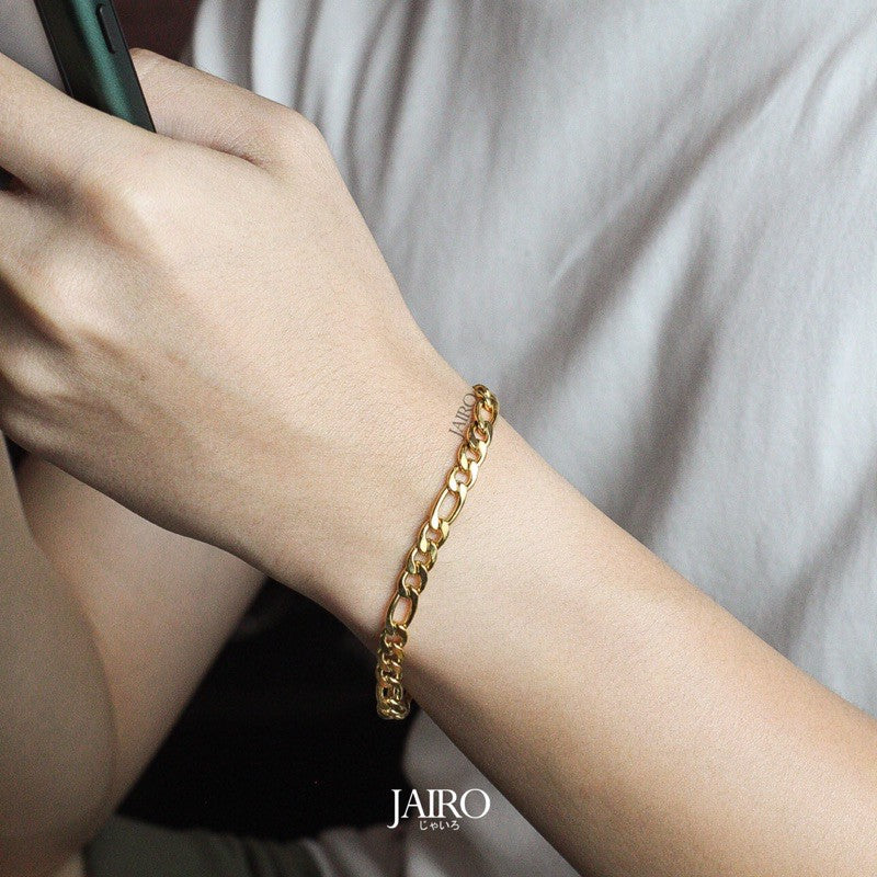 JAIRO Figaro Chain Bracelet in Gold