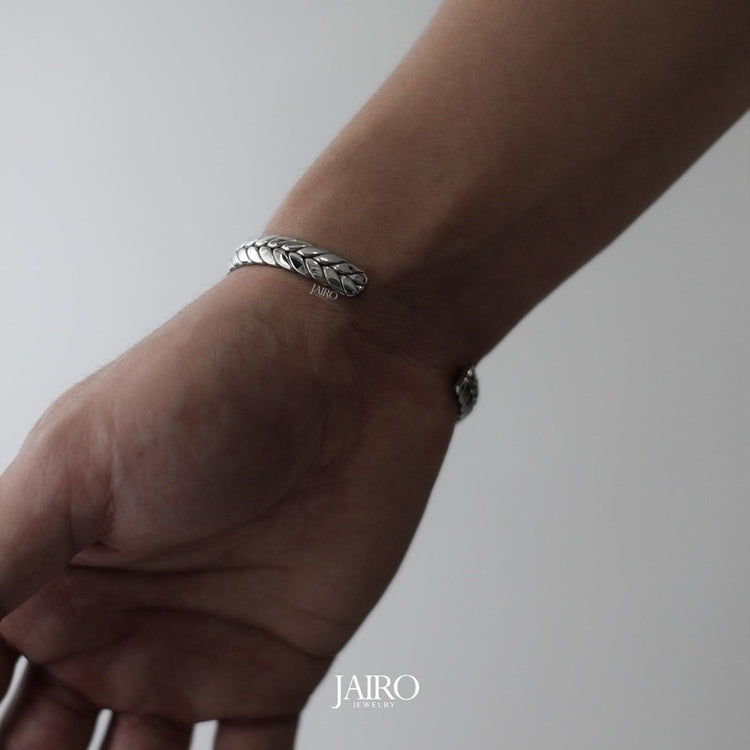 JAIRO Haru Braided Cuff Bangle in Silver