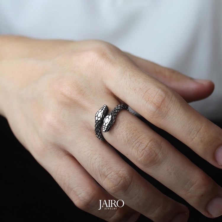 JAIRO Serafin Twin Snake Ring in Silver