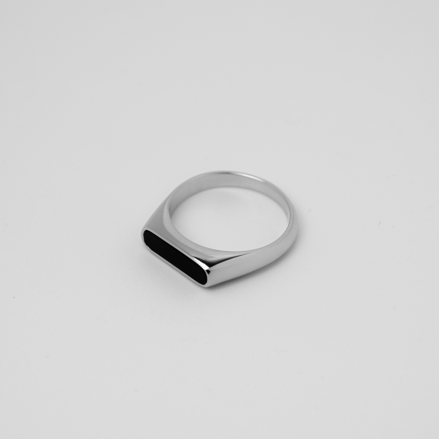 JAIRO Lucio Black Signet Ring in Silver