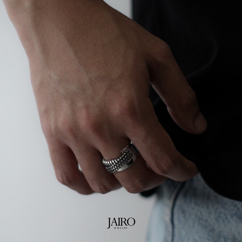 JAIRO Varum Octo Ring in Silver