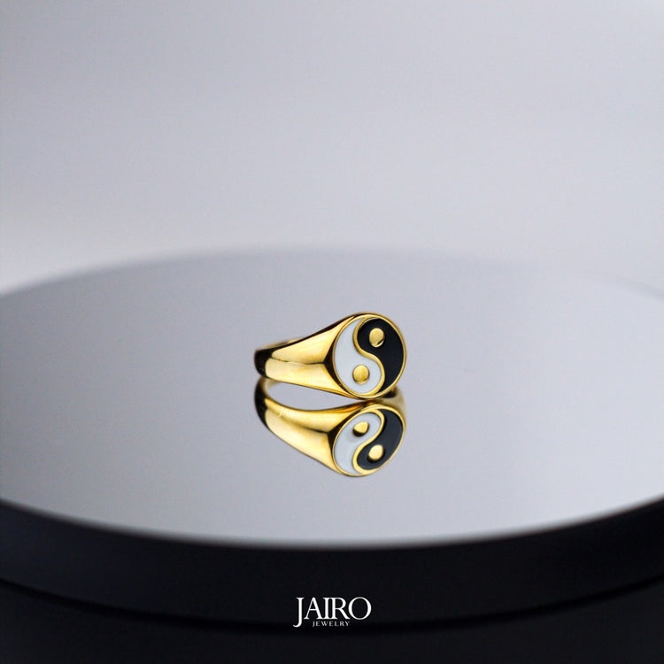 JAIRO Yin Yang Signet Ring
