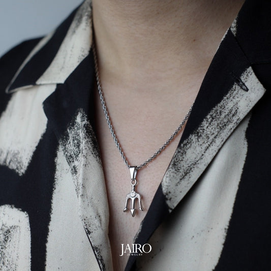 JAIRO Poseidon Trident Necklace in Silver