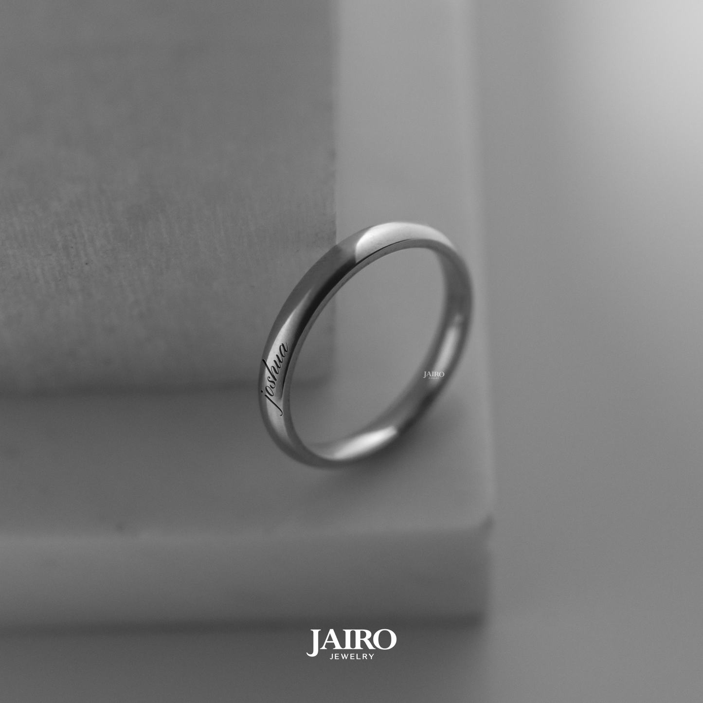 JAIRO Engraved Classic Slim Ring in Silver