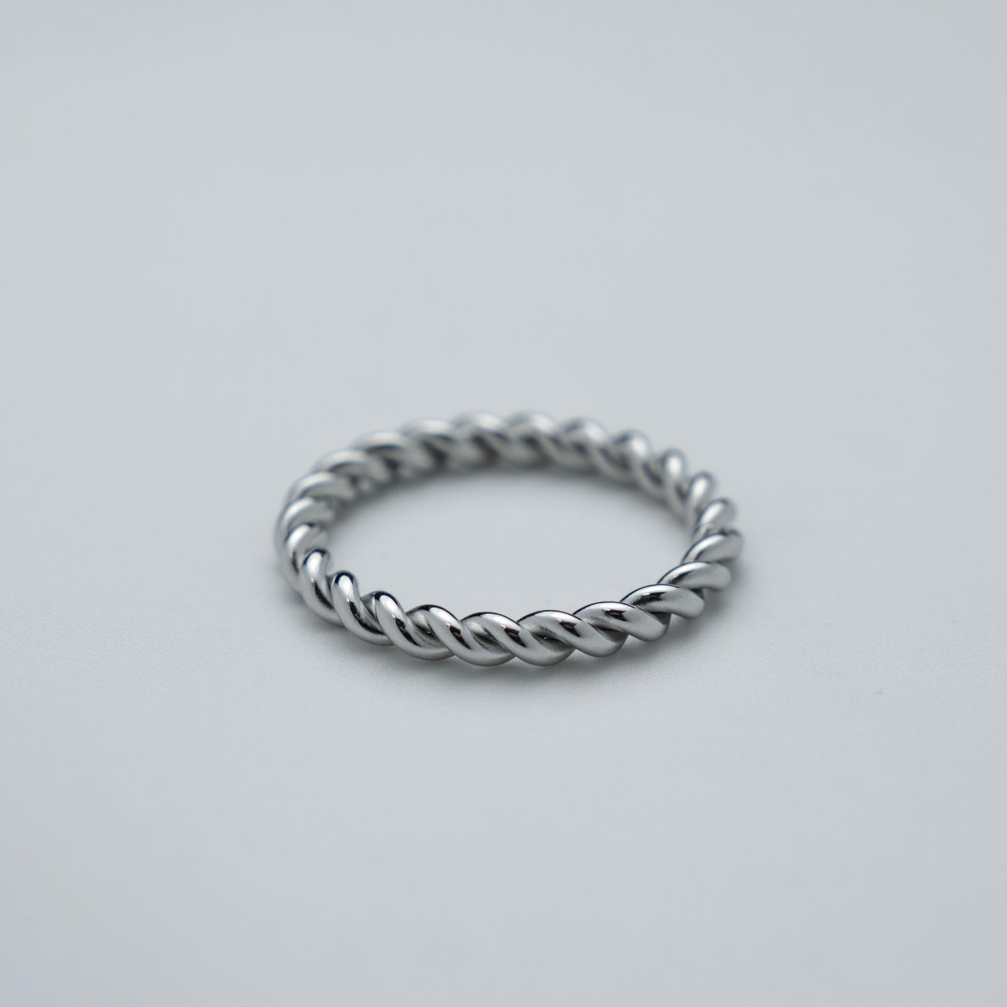 JAIRO Helix Twisted Ring in Silver