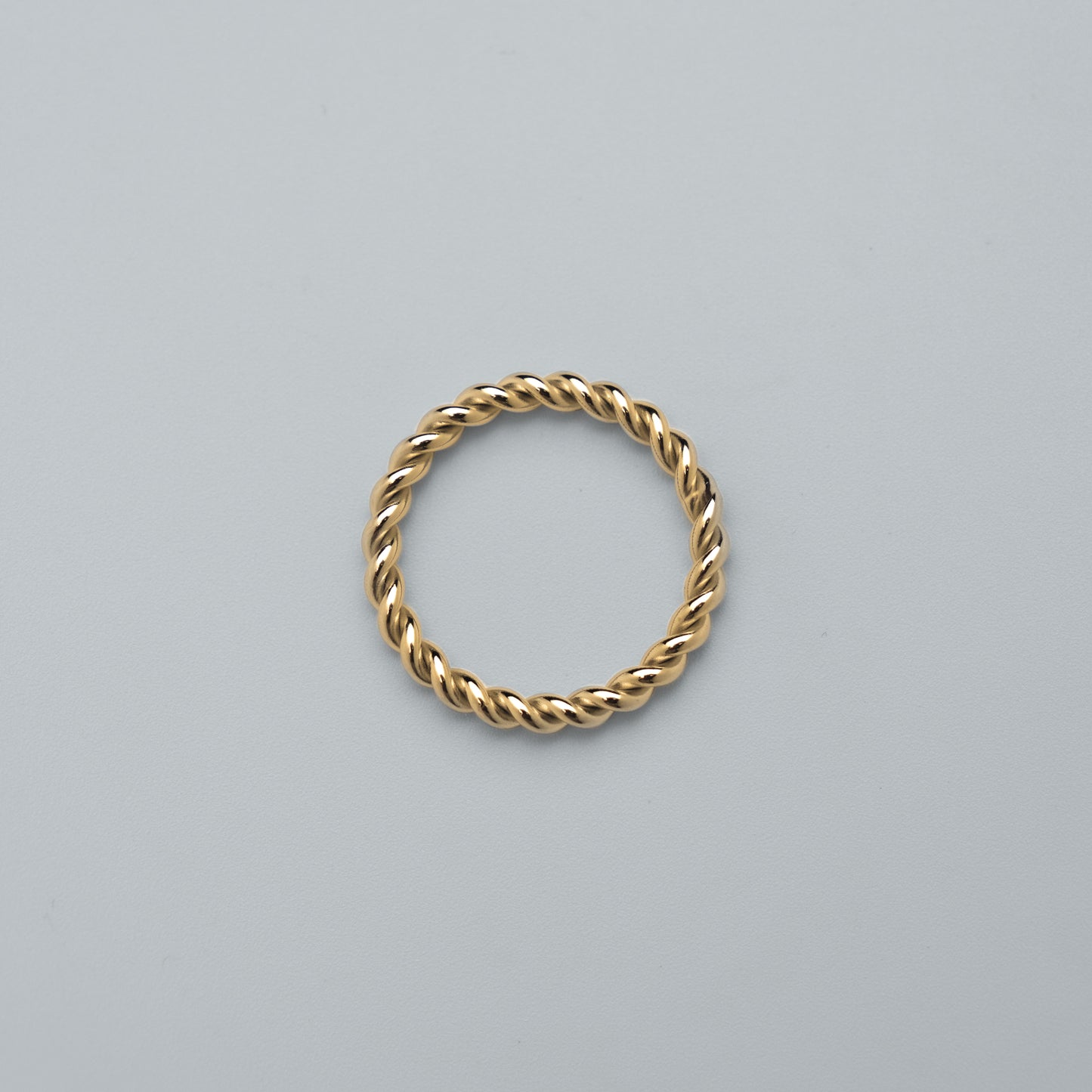 JAIRO Helix Twisted Ring in Gold