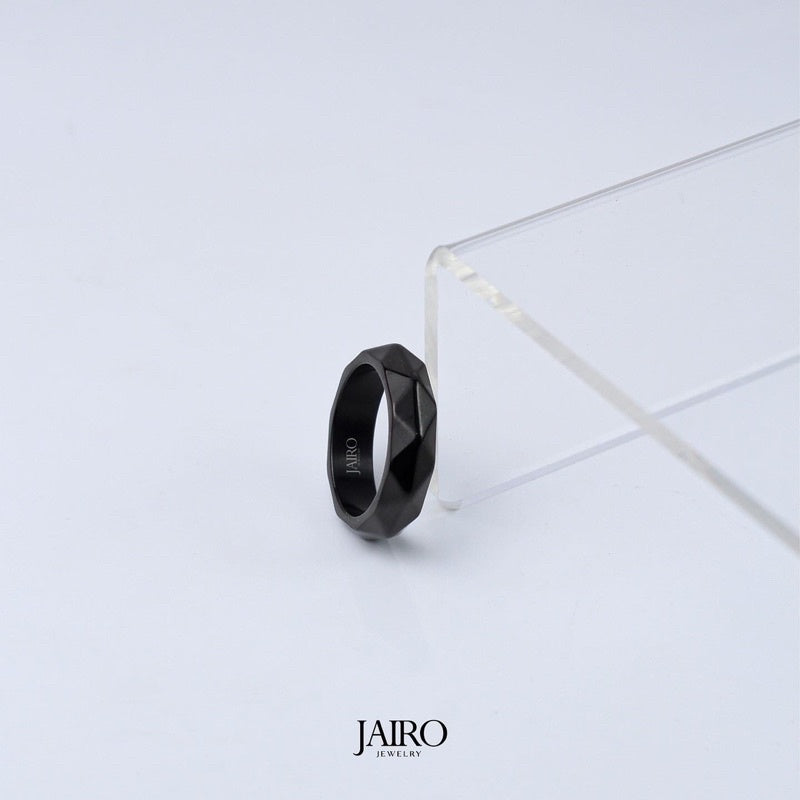 JAIRO Greco Diamond Ring in Jet Black