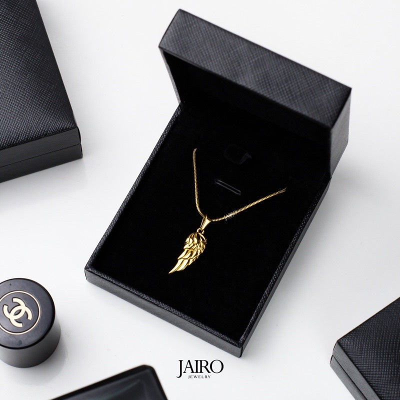 JAIRO Zion Wing Necklace in Gold