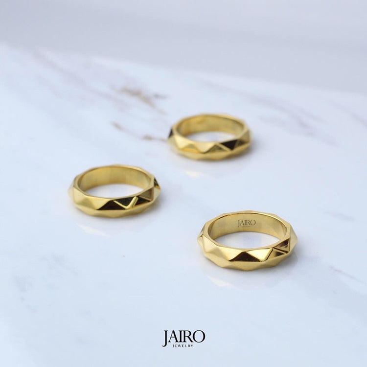JAIRO Greco Diamond Ring in Gold