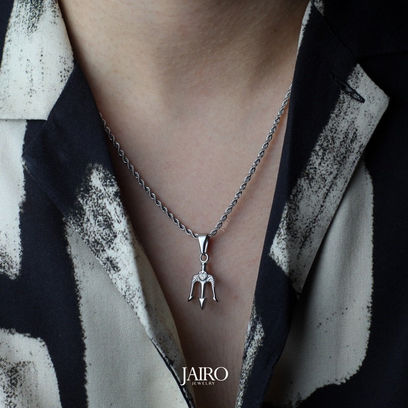 JAIRO Poseidon Trident Necklace in Silver