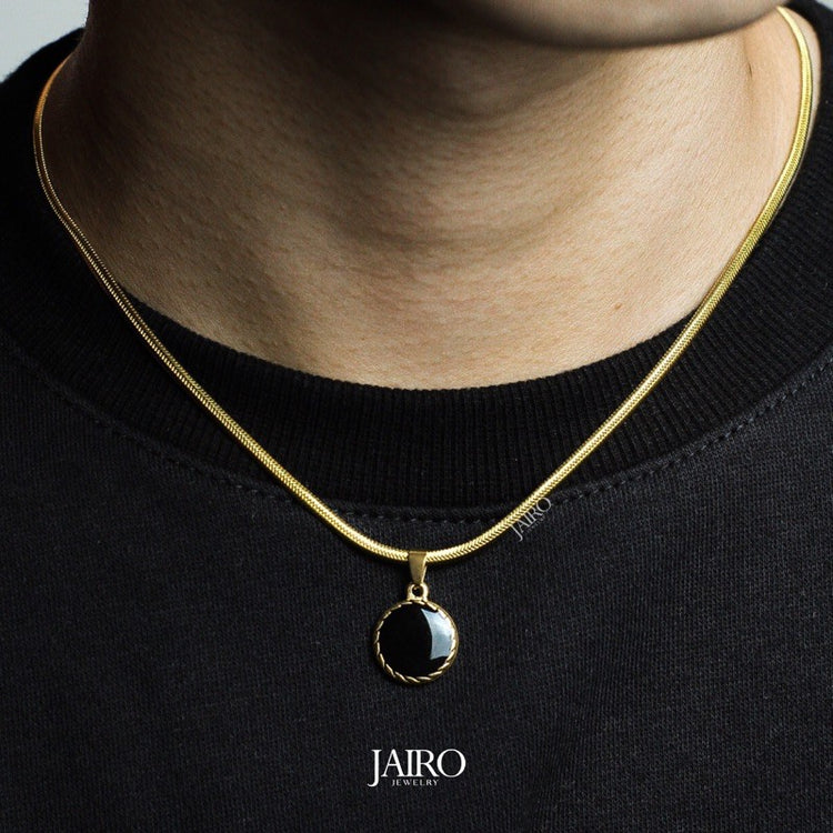 JAIRO Hermano Black Amulet Necklace in Gold