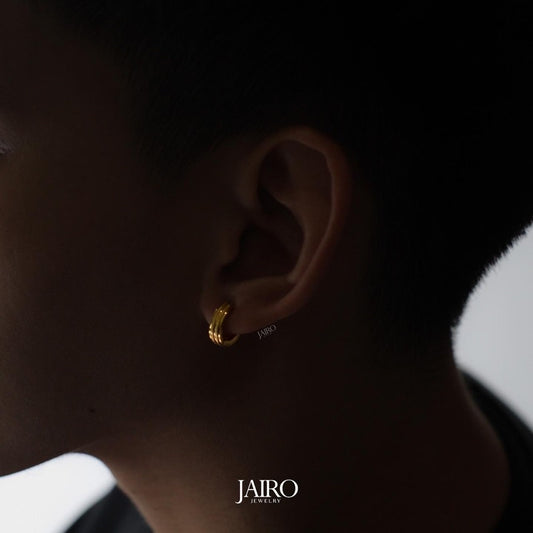 JAIRO Carter Clip Earring in Gold