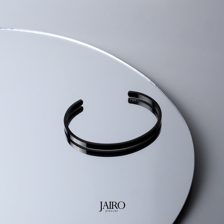 JAIRO Nero Cuff Bangle in Jet Black
