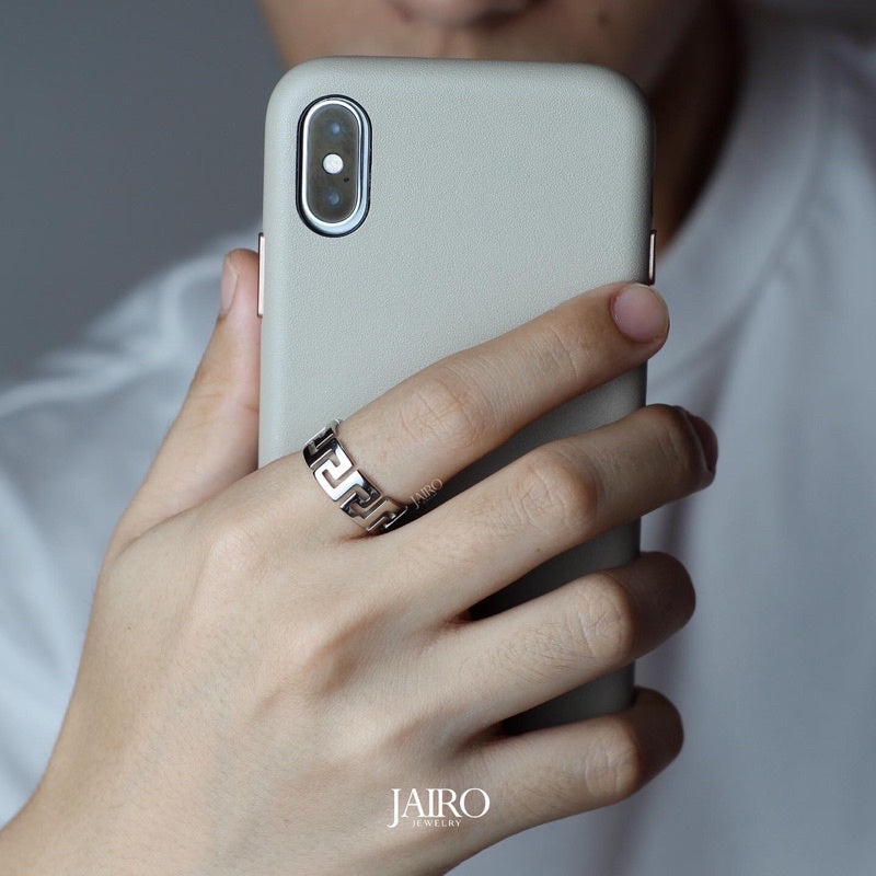 JAIRO Giza Labyrinth Ring in Silver