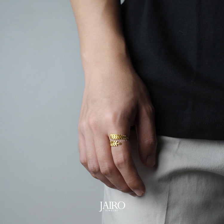 JAIRO Palmo Adjustable Ring in Gold