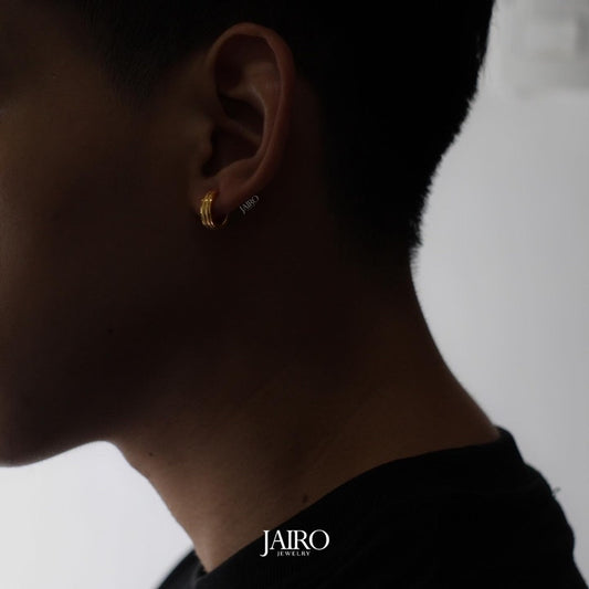 JAIRO Carter Clip Earring in Gold
