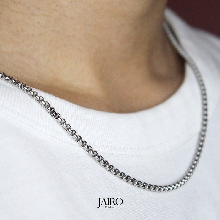 JAIRO Box Chain Necklace in Silver