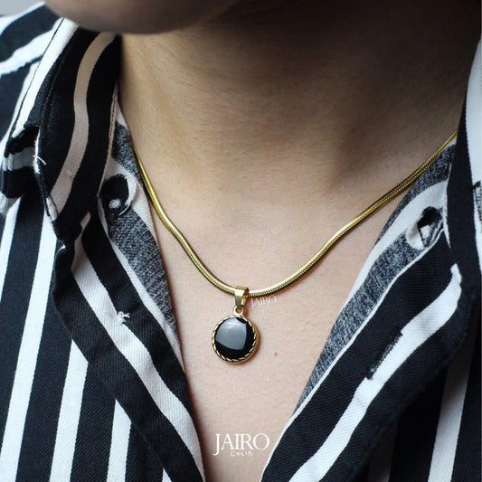 JAIRO Hermano Black Amulet Necklace in Gold