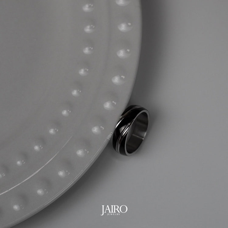 JAIRO Elio Ring in Titanium Black