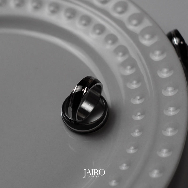 JAIRO Elio Ring in Titanium Black