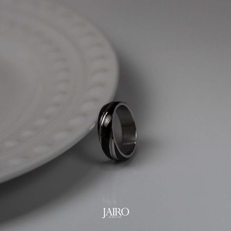 JAIRO Elio Ring in Titanium Black