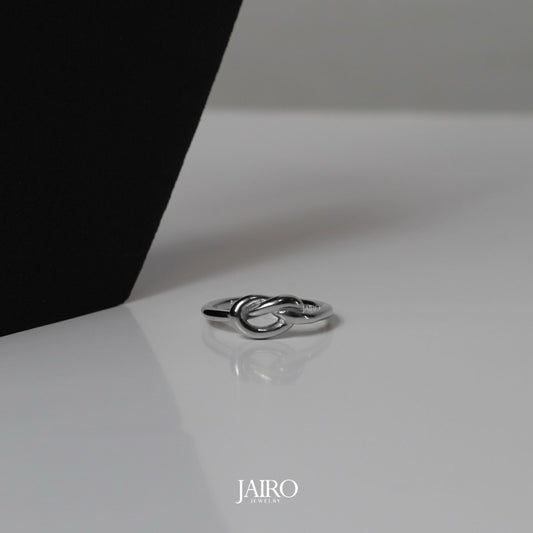 JAIRO Amore Knot Promise Ring in Silver