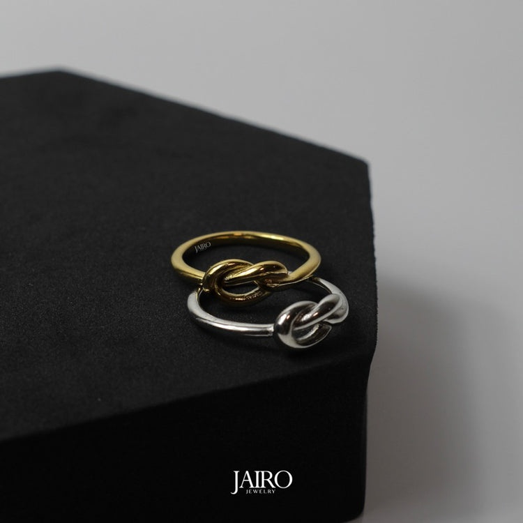 JAIRO Amore Knot Promise Ring in Silver
