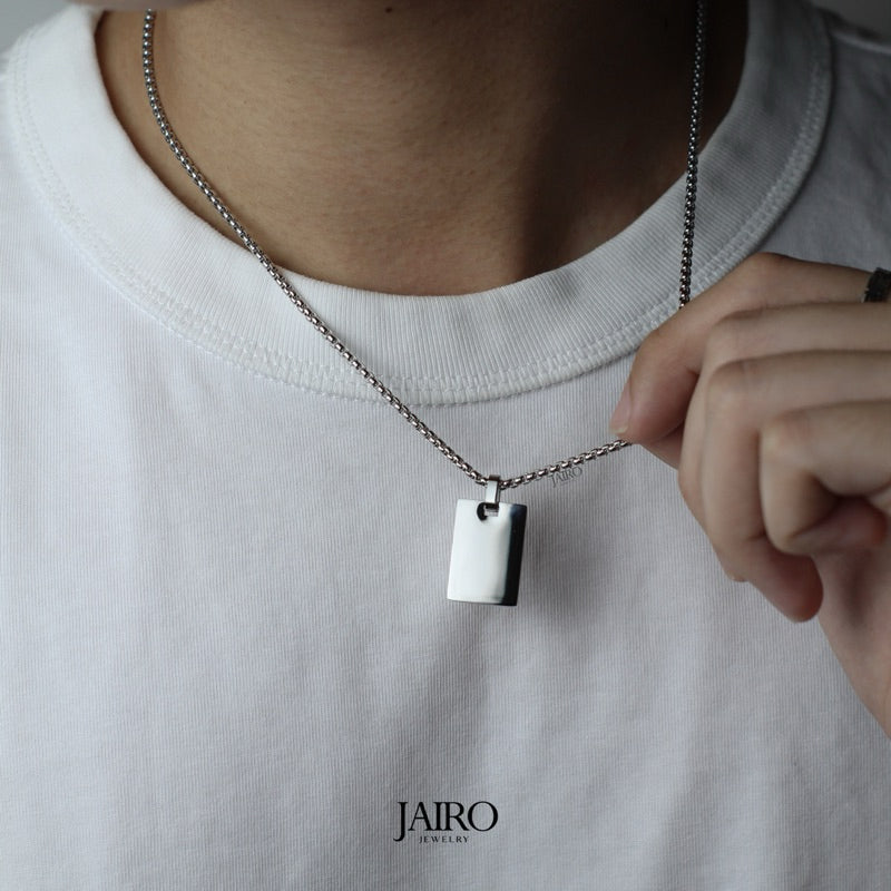 JAIRO Pierre Tag Necklace in Silver
