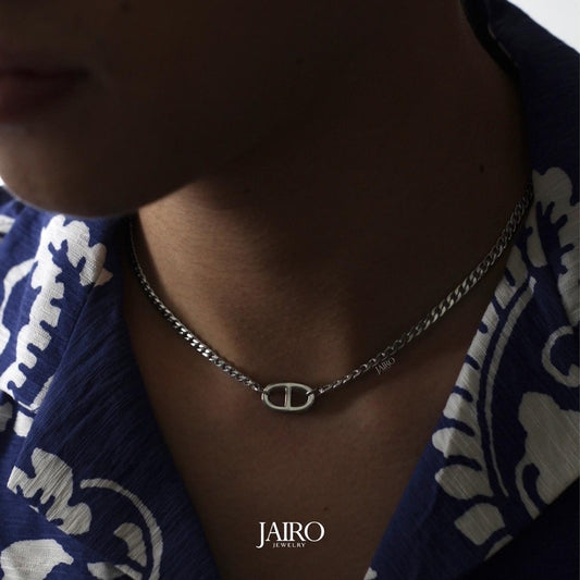 JAIRO Chevron Necklace in Silver